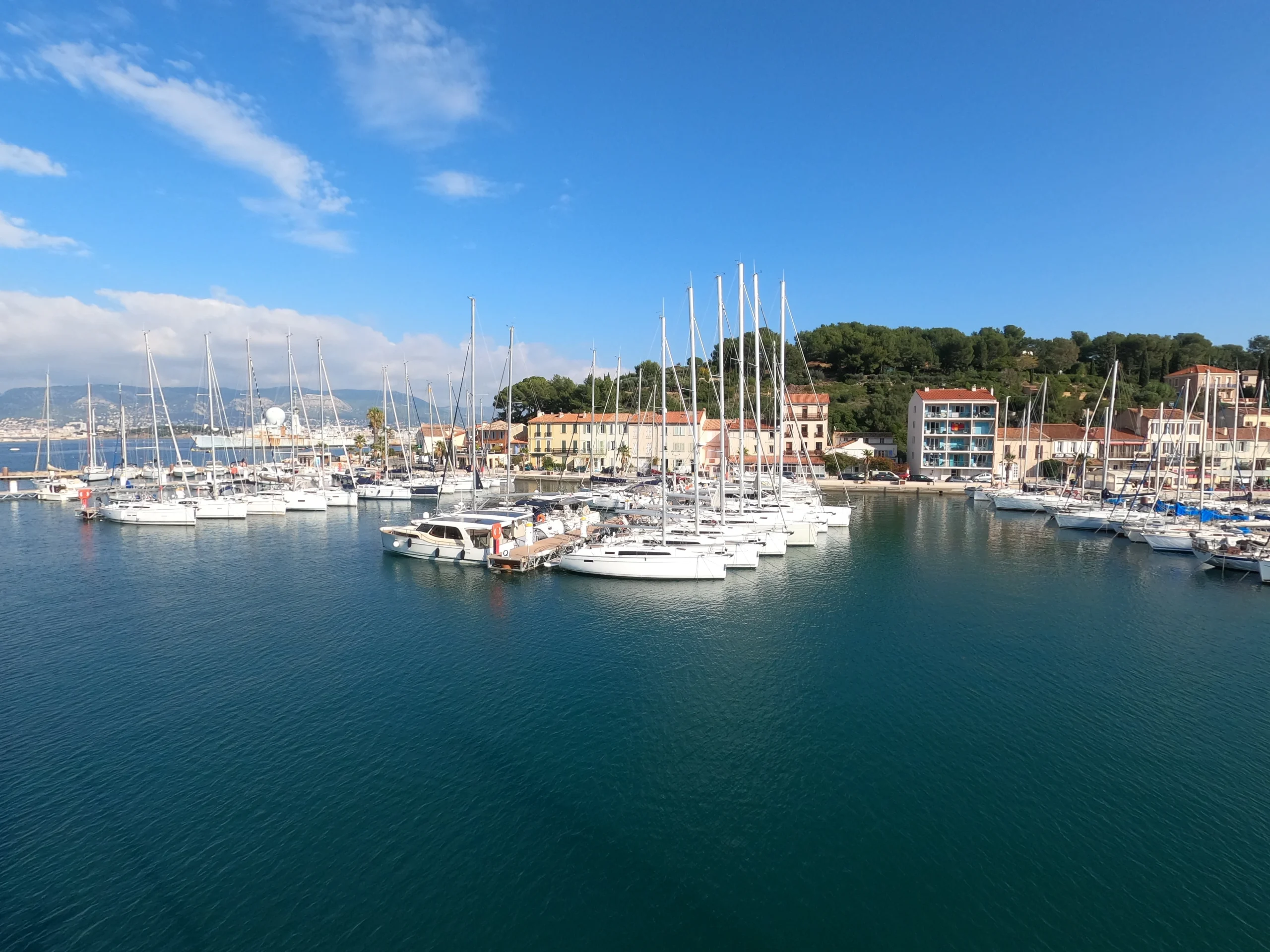 location-voilier-bateau-moteur-var-cote-d'azur-paca