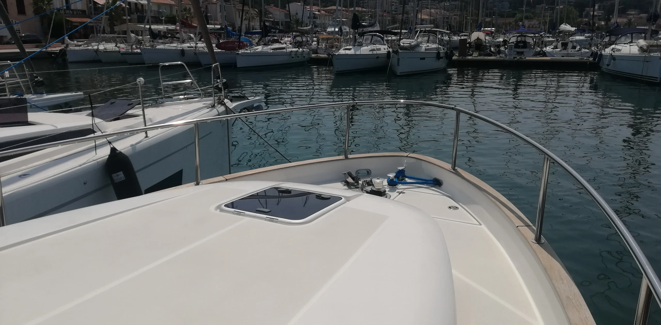 location-bateau-moteur-greenline-33-arome-var-mediterranée_6