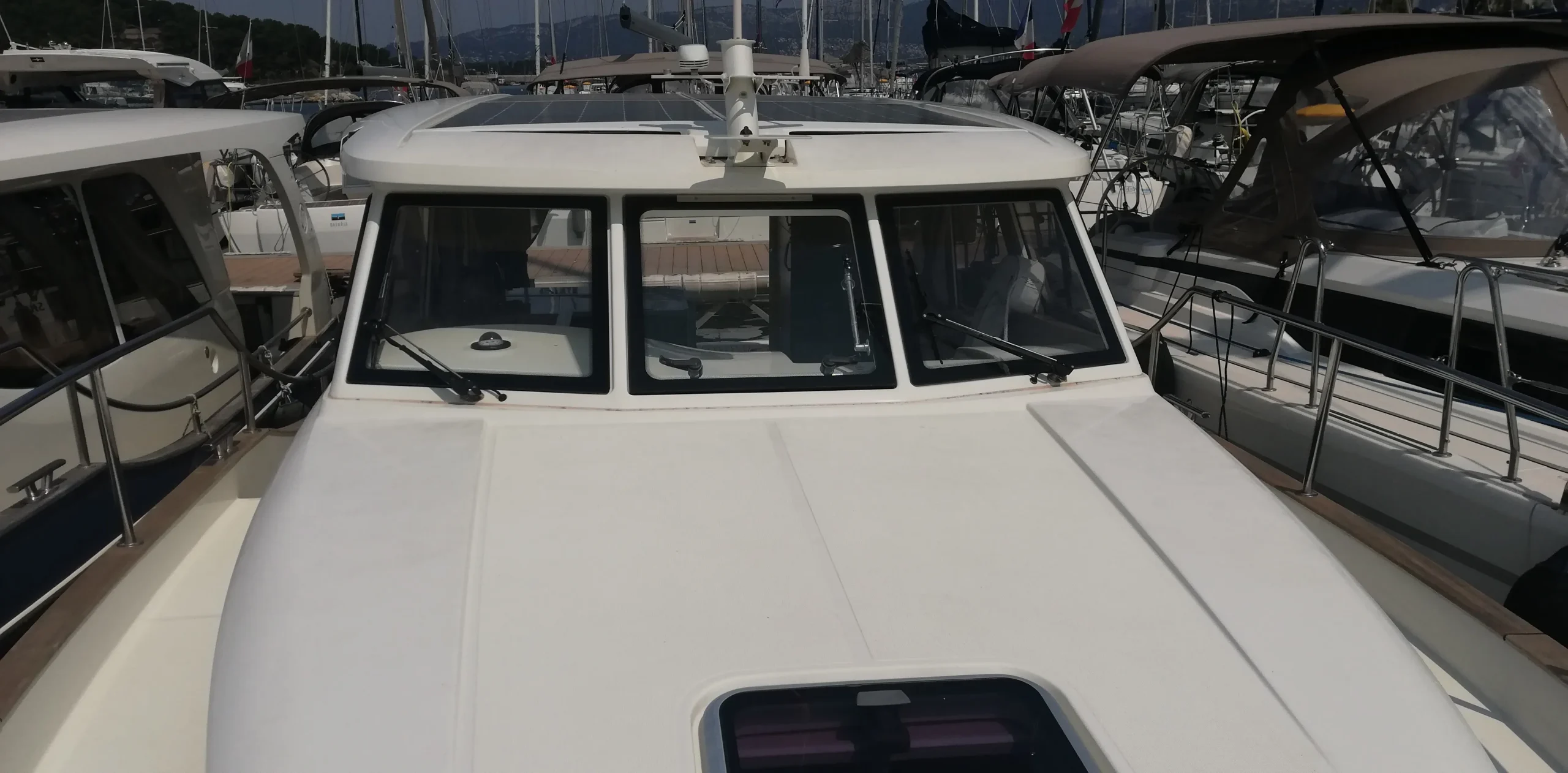 location-bateau-moteur-greenline-33-arome-var-mediterranée_9