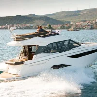 vente-bateau-moteur-bavaria-gamme-sport-R40-fly-coupé_41